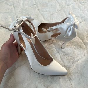 White Bow Heels - Size 6 Women’s